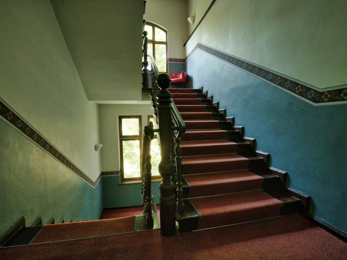 Cage d'escalier d'un immeuble ancien